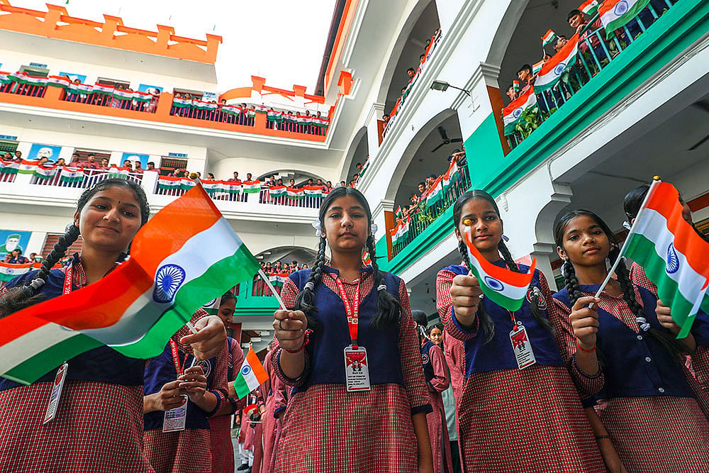 Students hail armed forces