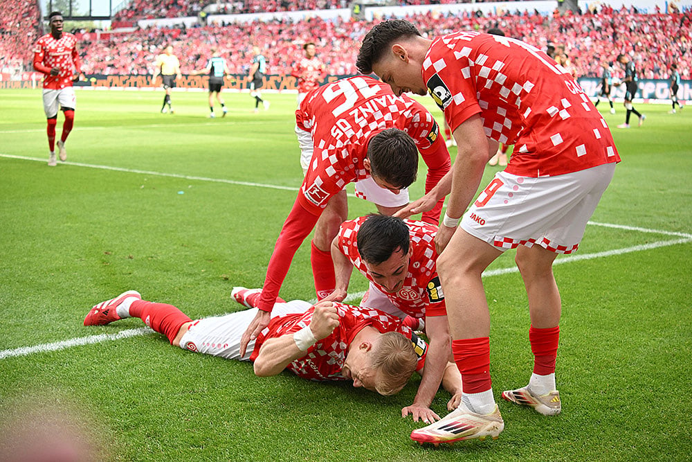 Germany Soccer Bundesliga FSV Mainz 05 vs Bayer Leverkusen: Andreas Hanche-Olsen