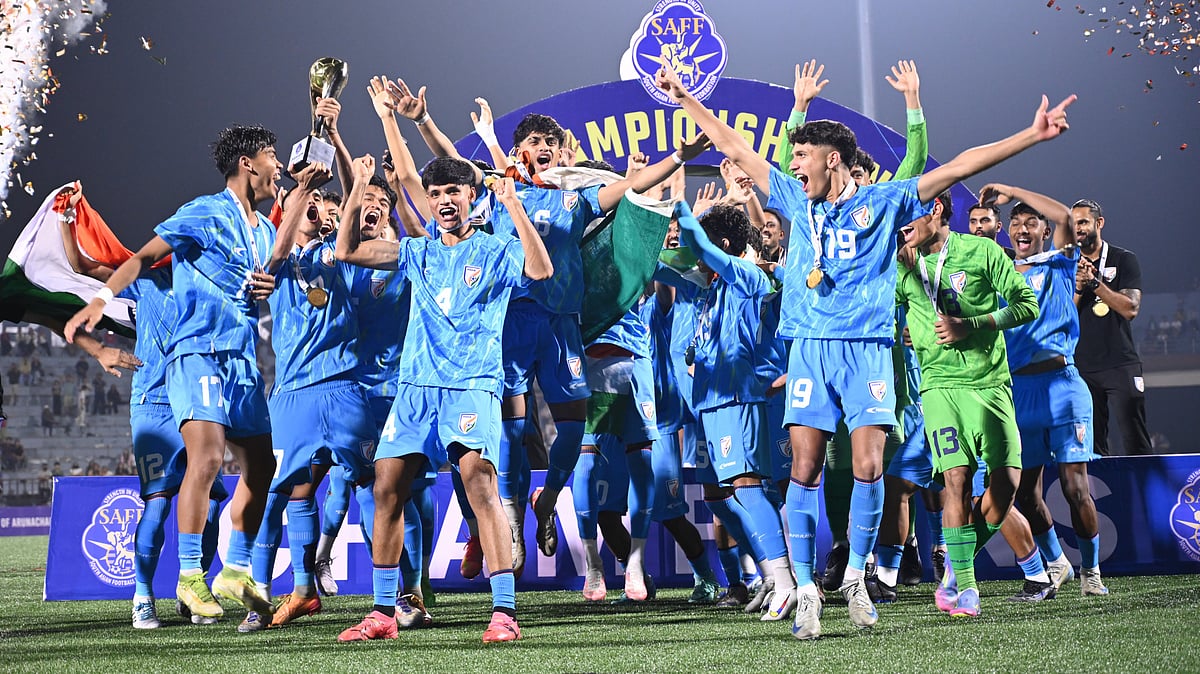 India celebrate with the trophy after winning the SAFF Under-19 Championship 2025 final. - AIFF Media