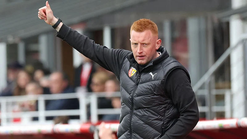 Still has signed off at Lens
