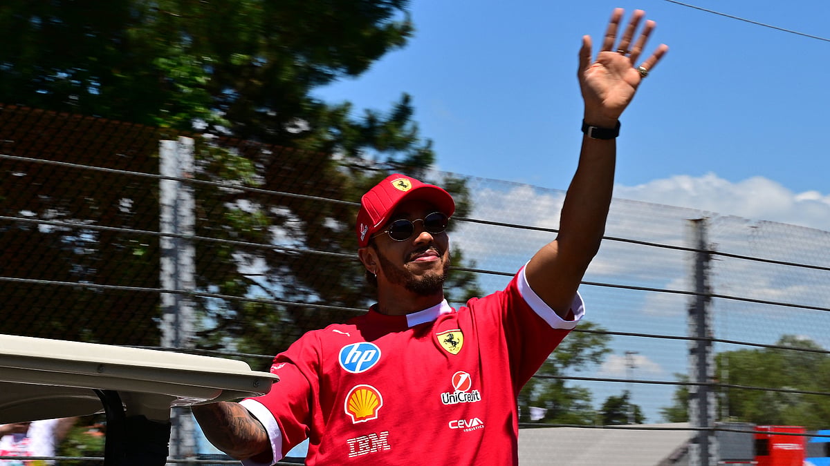 File : Lewis Hamilton waves to Ferrari fans at Imola