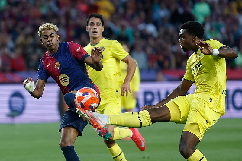 Spanish La Liga soccer match Barcelona Vs Villarreal: Logan Costa