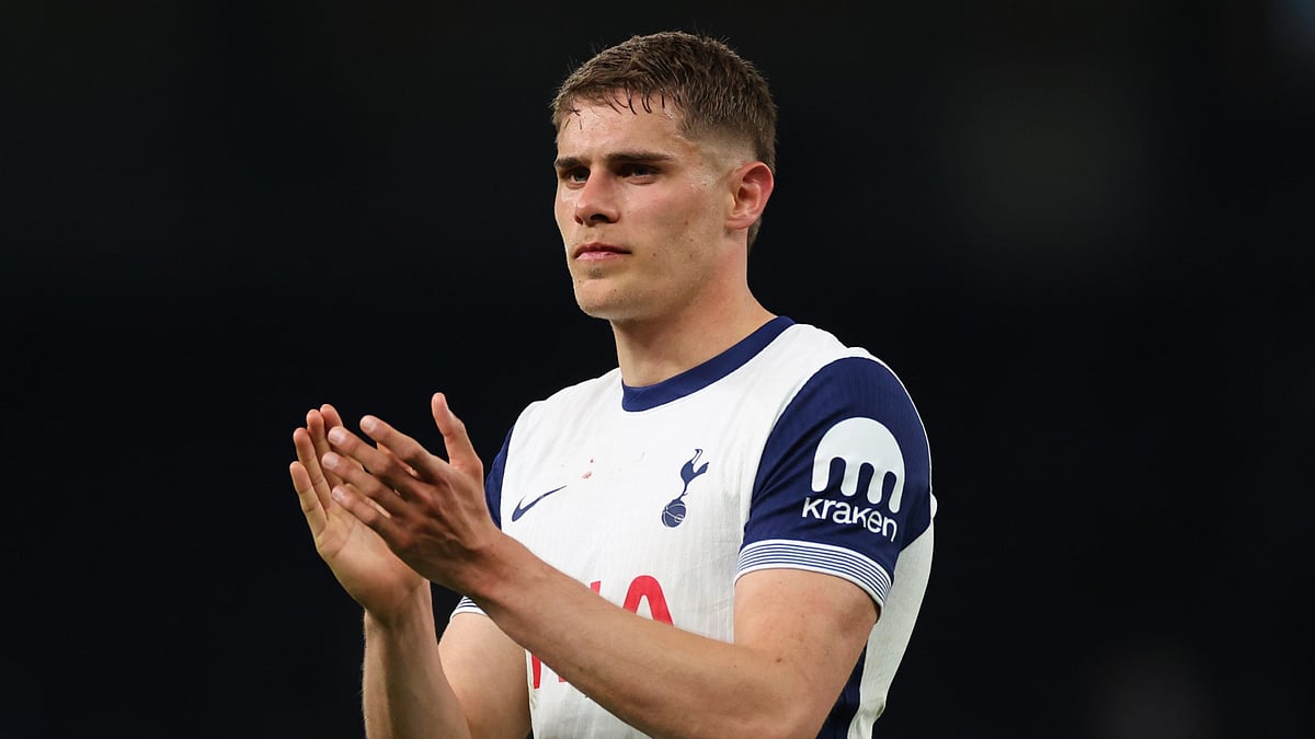 Tottenham defender Micky van de Ven