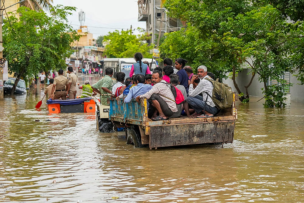 Bengaluru weather Heavy Rain 100mm Rainfall Floods the City
