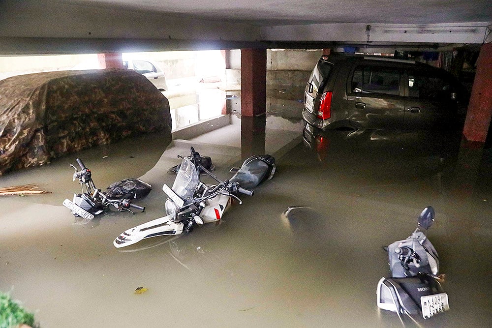 Bengaluru weather Heavy Rain 100mm Rainfall Floods the City