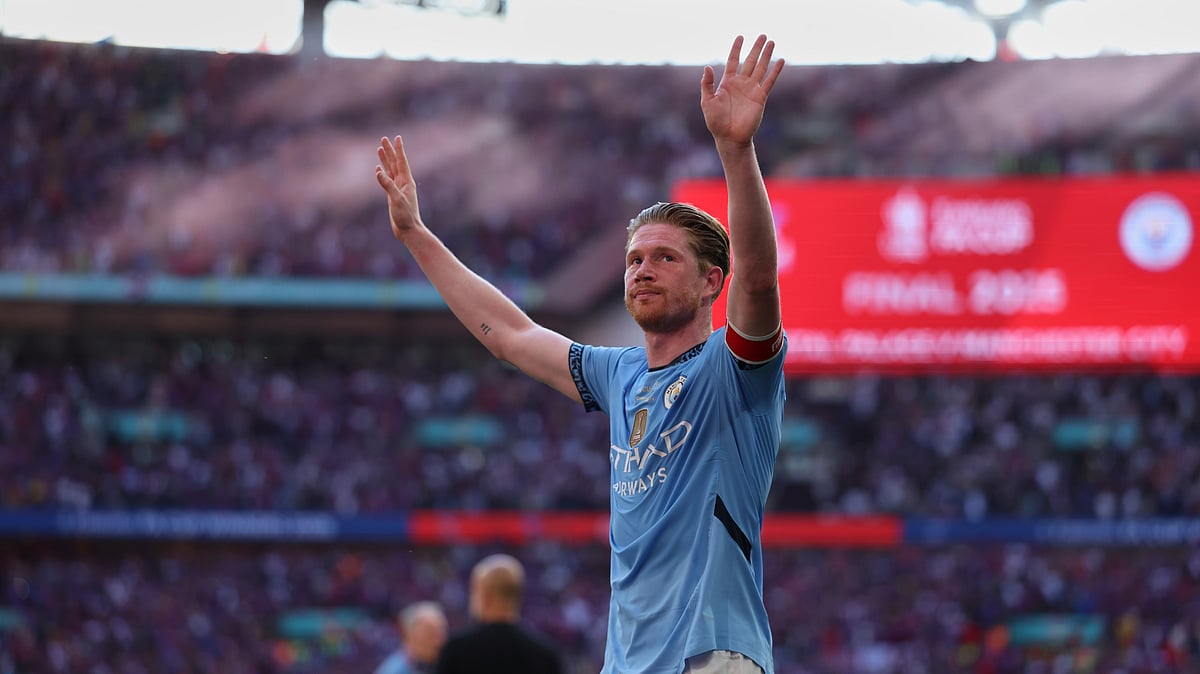 Manchester City's Kevin De Bruyne acknowledge fans after losing the FA Cup final between Manchester City and Crystal Palace at the Wembley Stadium in London, Saturday, May 17, 2025. 

