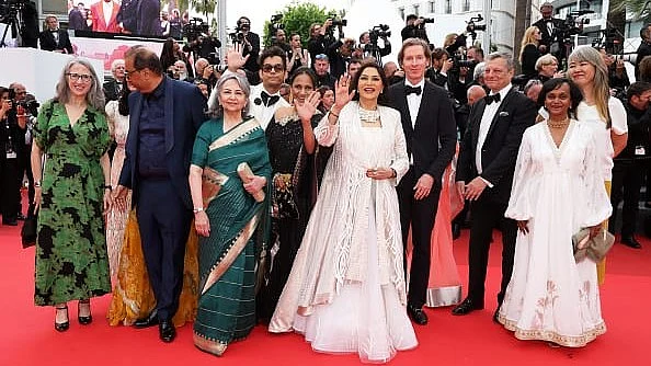 Simi Garewal and Sharmila Tagore at Cannes red carpet