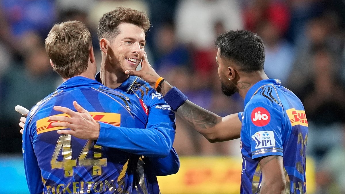 (AP Photo/Rajanish Kakade)
 : Mitchell Santner joins MI camp ahead of clash with DC on Saturday, April 4, 2026.