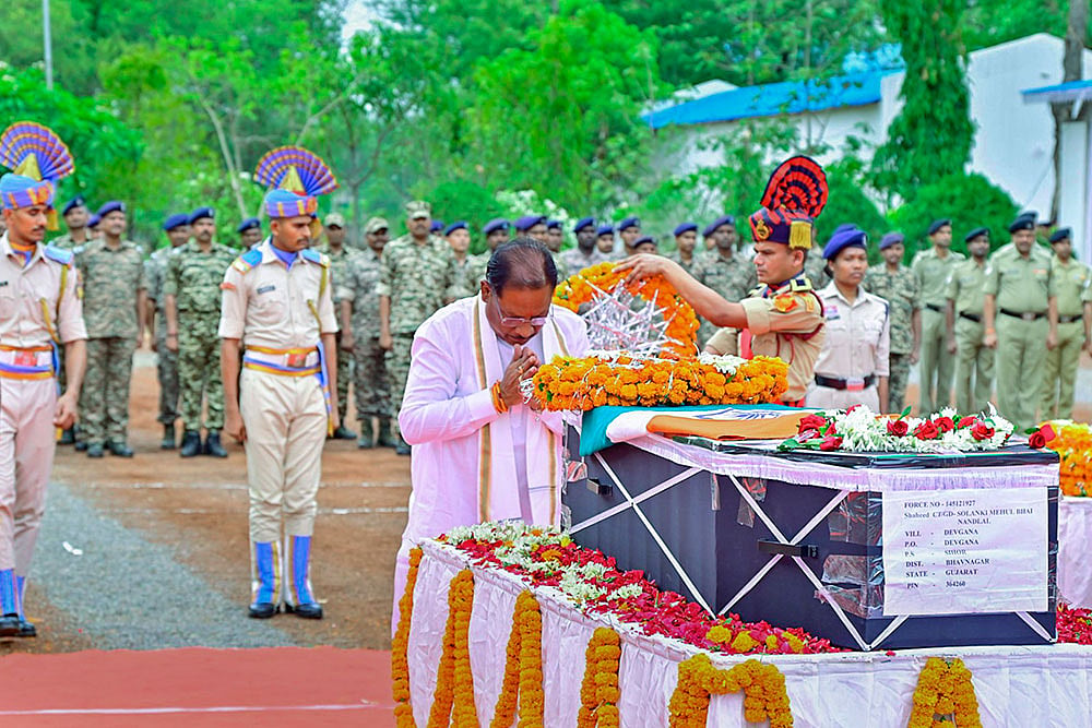 Cgarh CM, Dty CM pays tribute to jawan killed during anti-Naxal ops