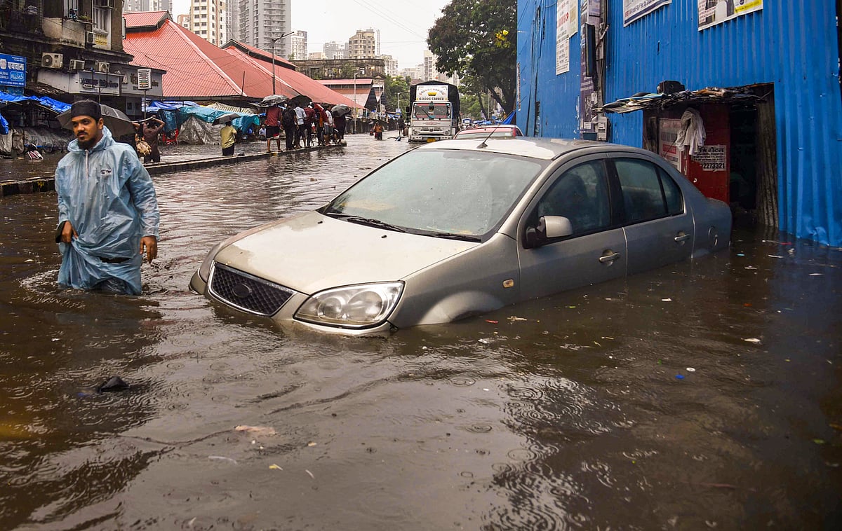 PTI : Severe waterlogging in Mumbai