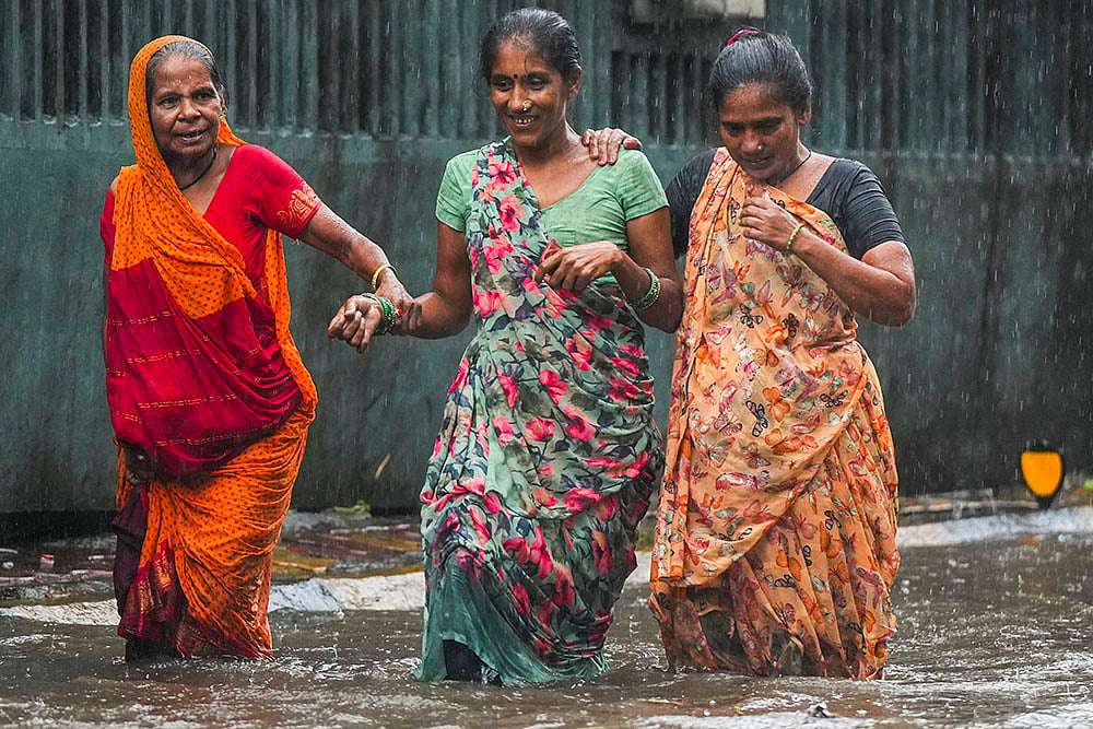 Weather Mumbai Rains: Monsoon Reaches Maharashtra_waterlogging