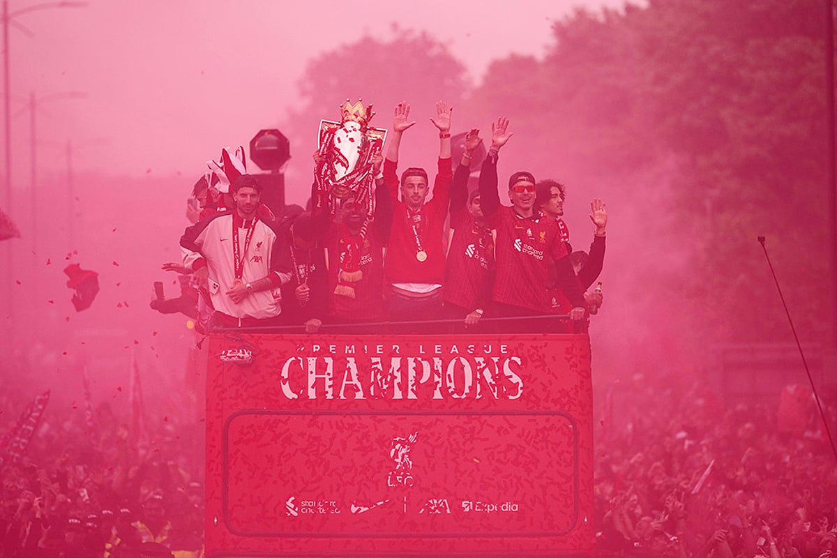 EPL soccer Liverpool FC Premier League victory parade pics