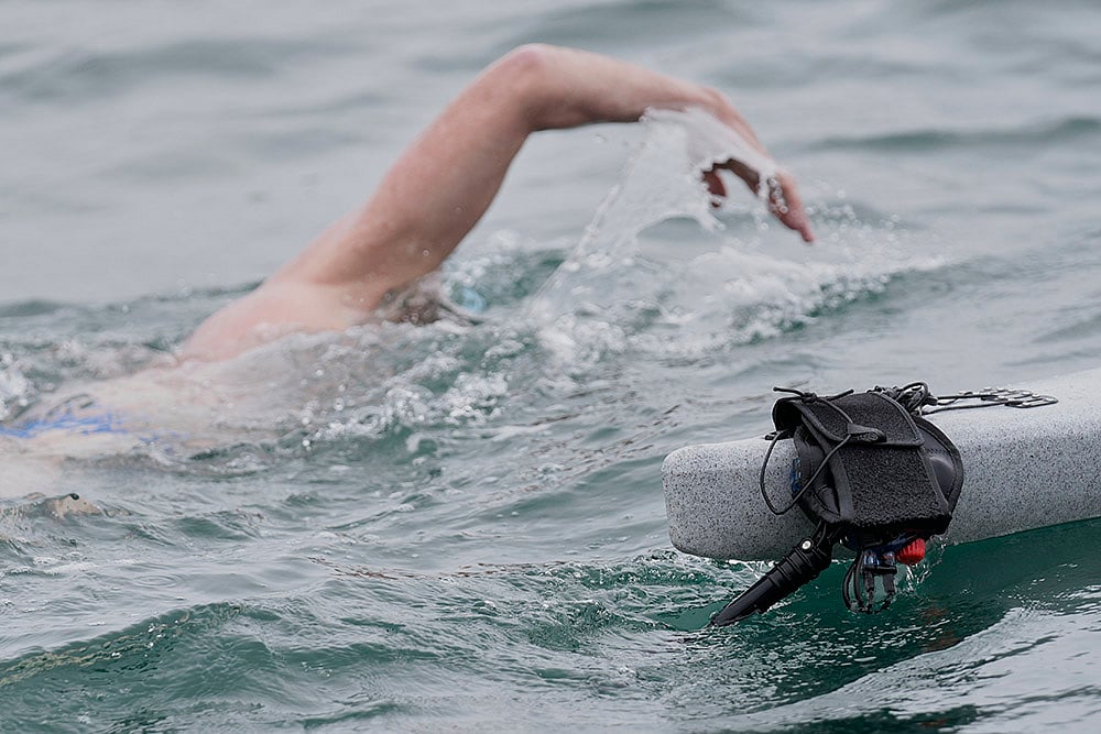Swimmer Lewis Pugh circumnavigates Marthas Vineyard for sharks_5