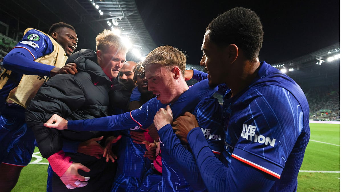 Chelsea celebrate against Real Betis - null