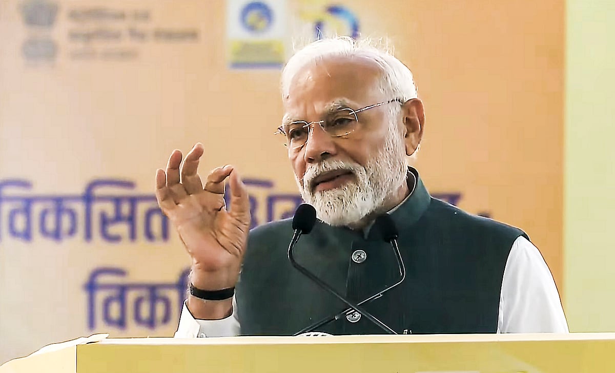 PTI : PM Modi in Bengal rally