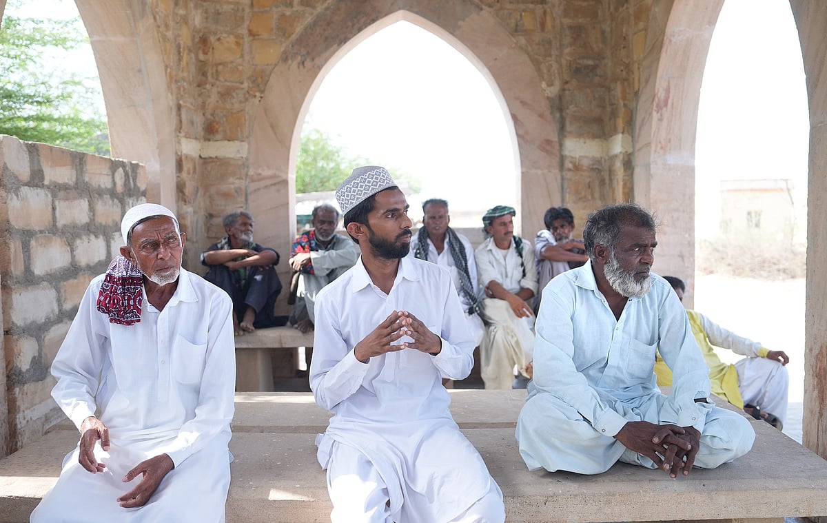 Fishermen in Lakhpat 