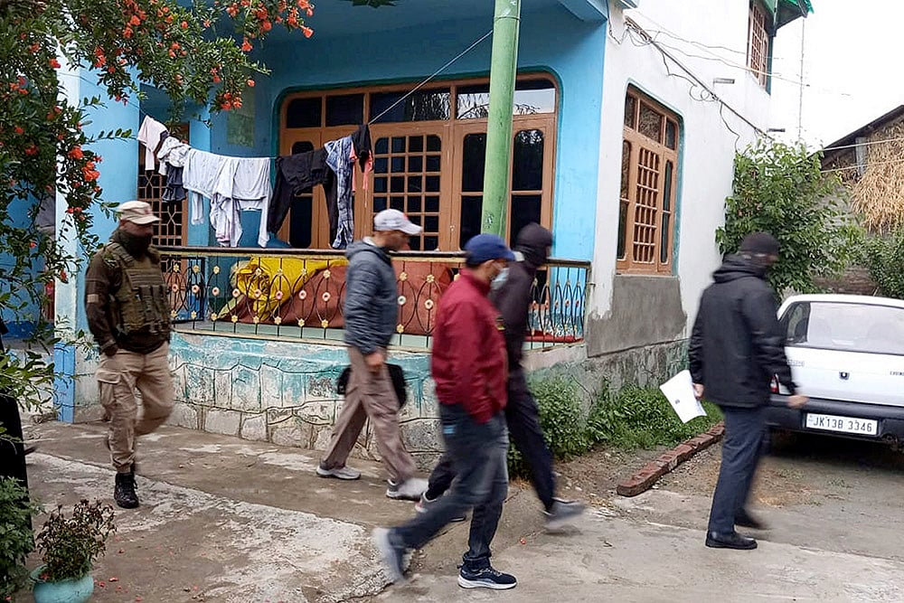 PTI; Representative image : Counter-Intelligence Kashmir conducts raids in J-K