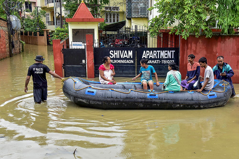 Assam Weather: Waterlogging In guwahati after heavy rainfall, rubber boat