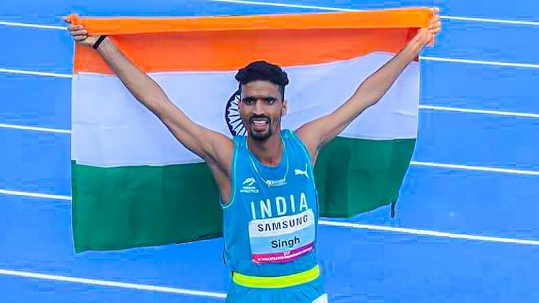 Instagram/
@gulveer__singh : Gulveer Singh won the men’s 5000m gold with a Championship Record time of 13:24.77.