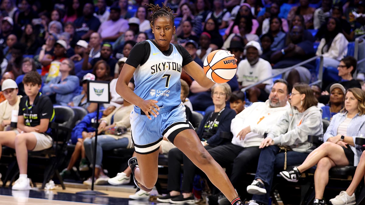 Ariel Atkins in action against the Dallas Wings