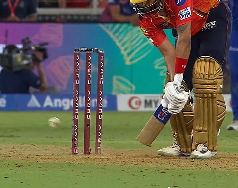 Shreyas Iyer playing Jasprit Bumrah's yorker in PBKS vs MI match.