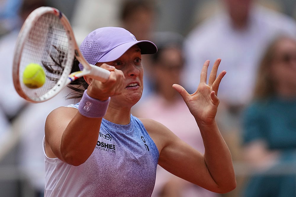 French Open Tennis 2025 fourth round match Iga Swiatek vs Elena Rybakina_6