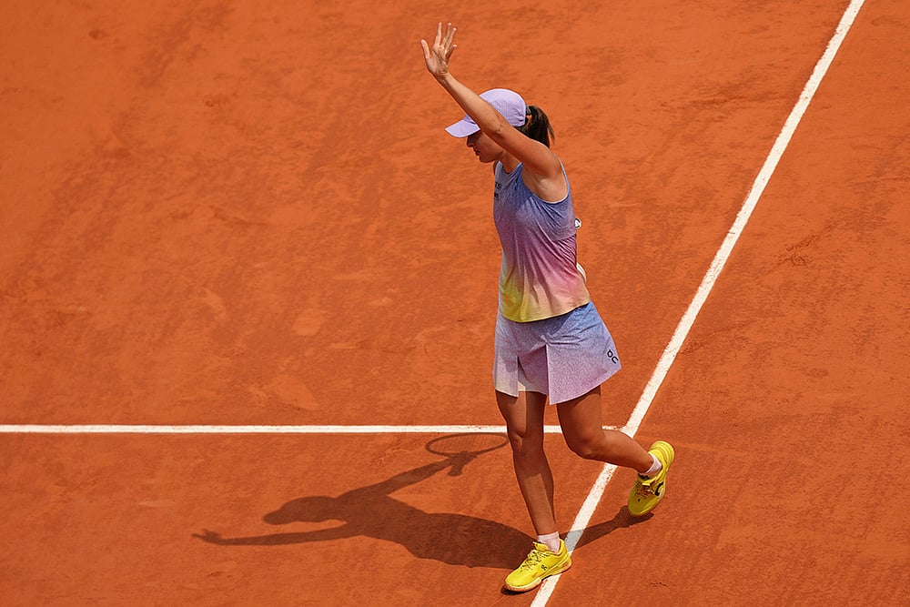 French Open 2025 Quarter-Finals Iga Swiatek vs Elina Svitolina at Roland-Garros stadium_2
