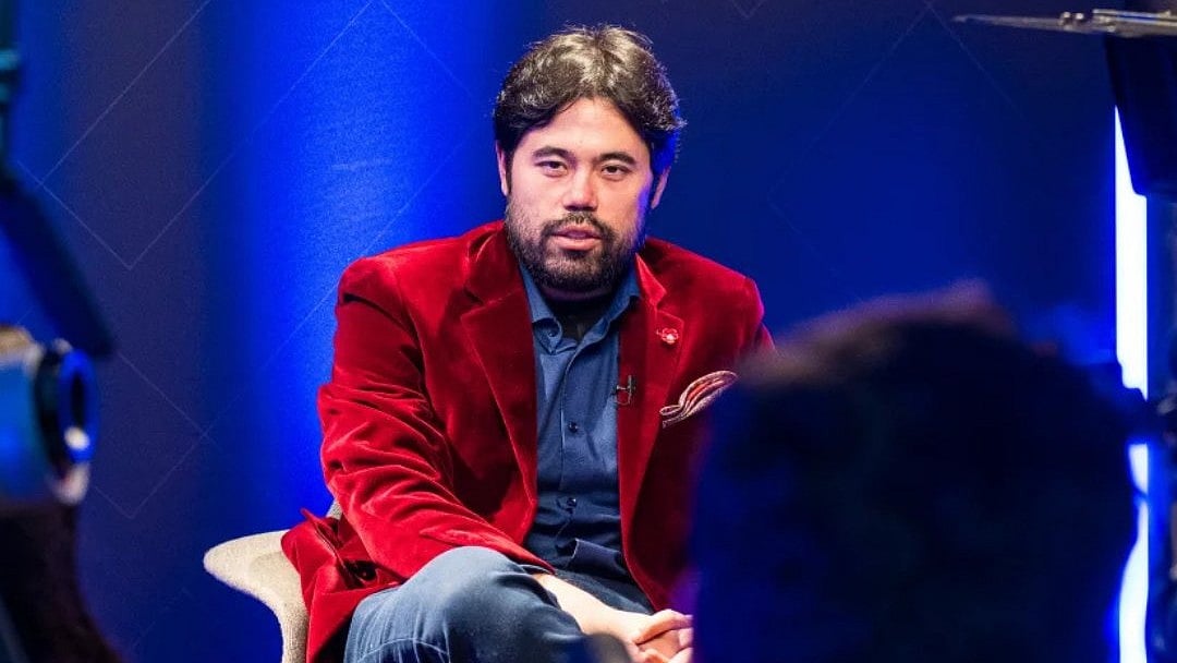 GM Hikaru Nakamura speaking to the media during the Freestyle Chess GSL in Weissenhaus. - | Photo: X/NorwayChess