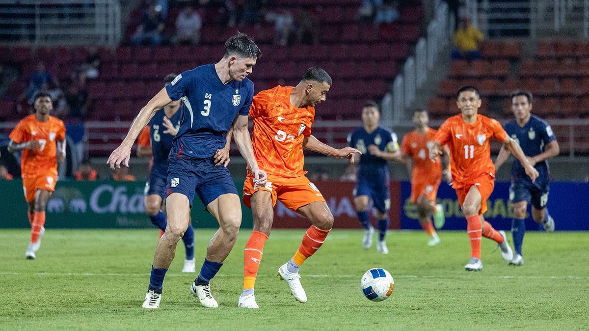 India and Thailand players in action