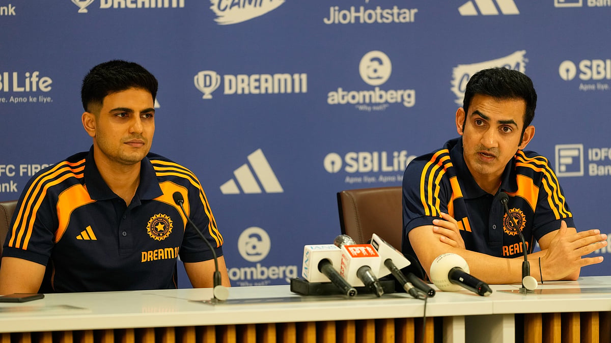 (AP Photo/Rafiq Maqbool)
 : Indian cricket test team captain Shubman Gill, looks on as head coach Gautam Gambhir address a pre-departure press conference ahead of India tour to England at the Board of Control for Cricket headquarters in Mumbai, Thursday, June 5, 2025.