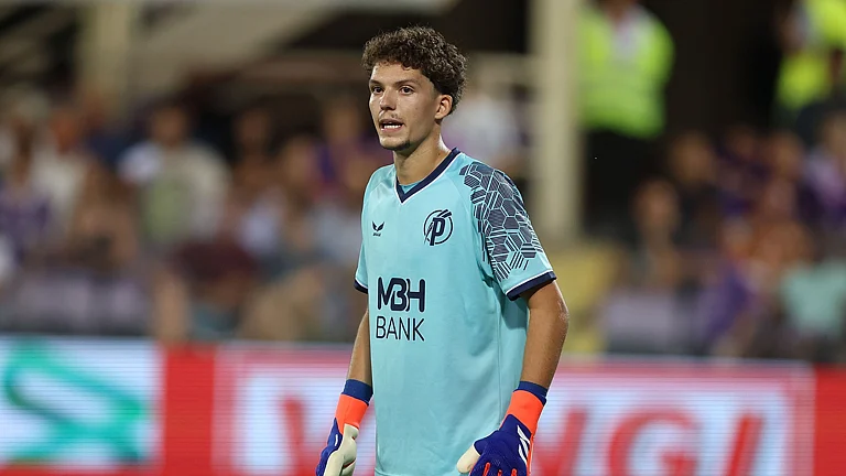 Armin Pecsi has signed for Liverpool - null
