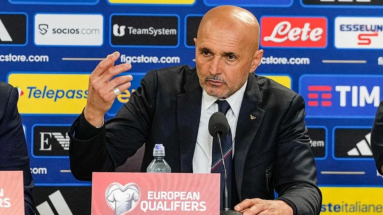 Spalletti addresses the media after Italy's defeat to Norway - null