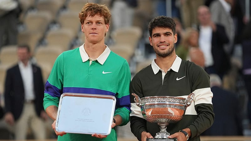 Jannik Sinner vs Carlos Alcaraz Roland Garros final trophy