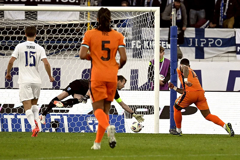 World Cup 2026 group K qualifying soccer Finland vs Netherlands_Memphis Depay