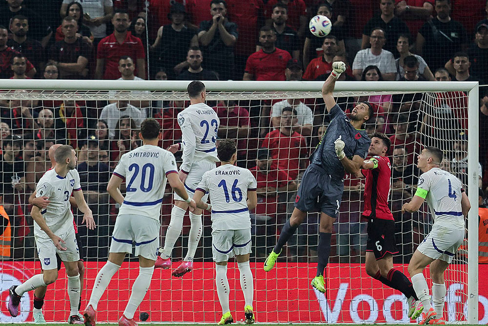World Cup 2026 group K qualifying soccer Albania vs Serbia_Thomas Strakosha