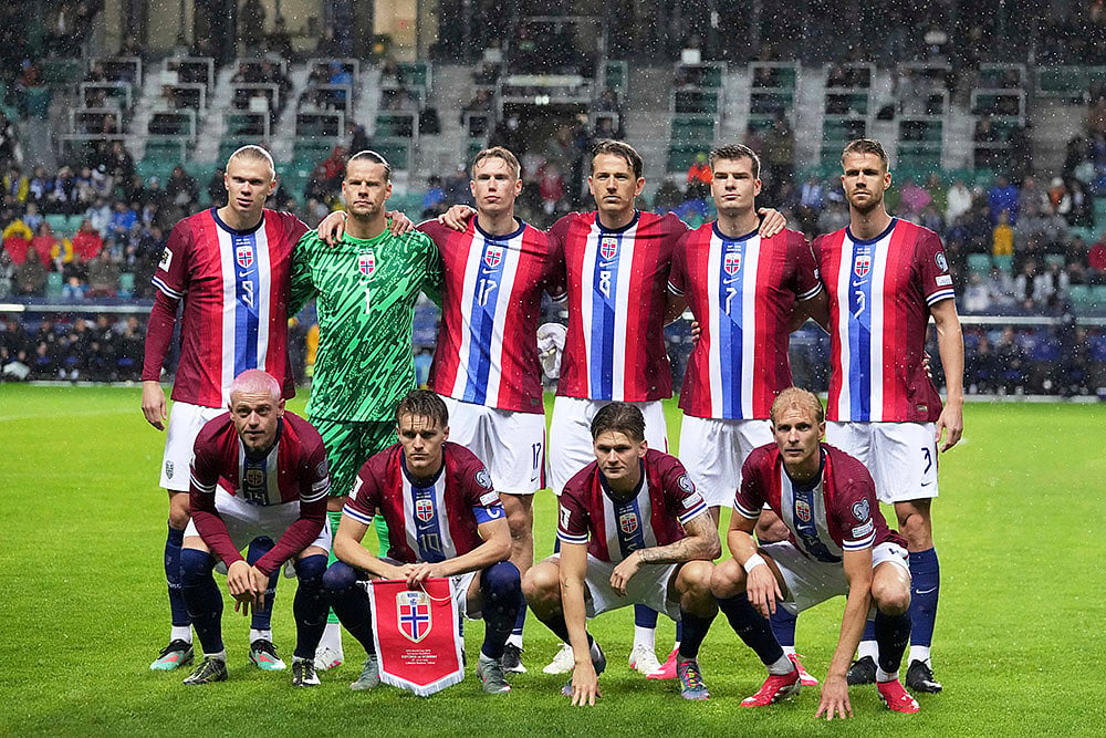 FIFA World Cup 2026 European qualifiers group I soccer match Estonia vs Norway team photo