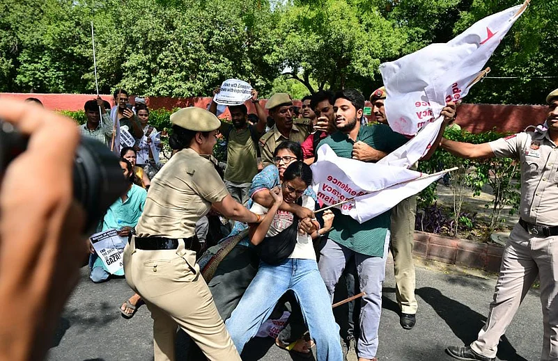 students protests delhi