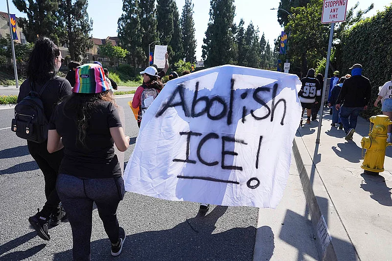 Cook County ICE ban, Chicago immigration news, courthouse arrests, Timothy Evans order