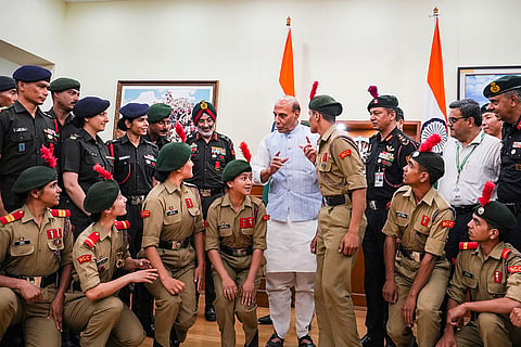 Rajnath Singh meets NCC Mt Everest expedition team