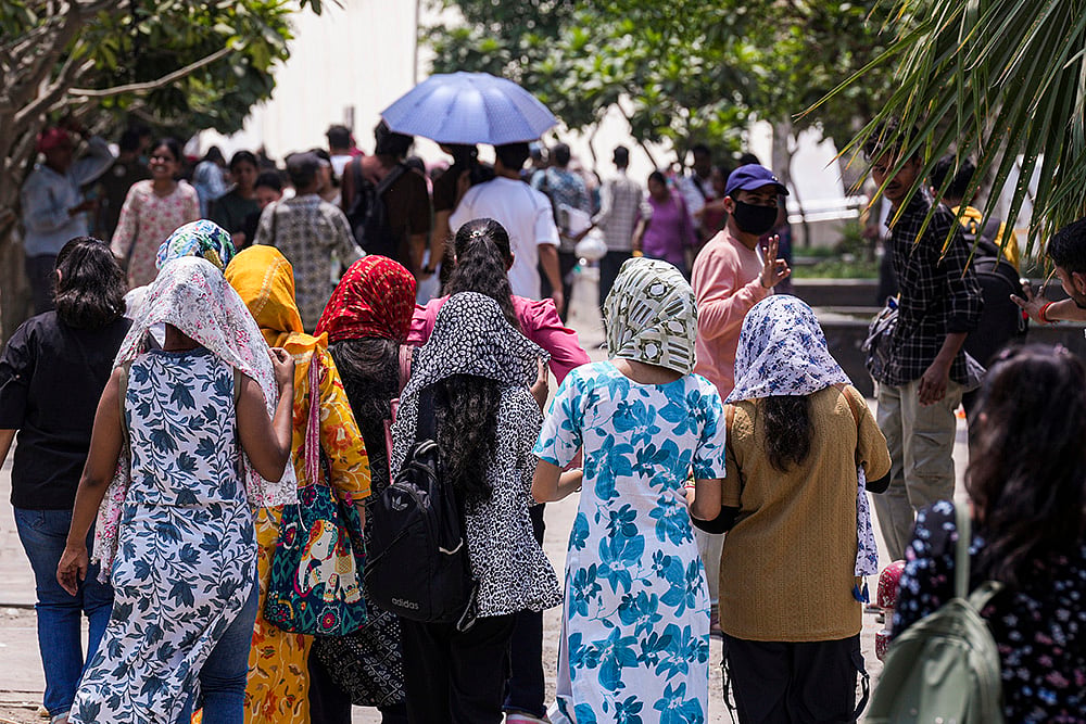 Delhi heatwave temperature; Mercury soars beyond 45 deg C in NCR