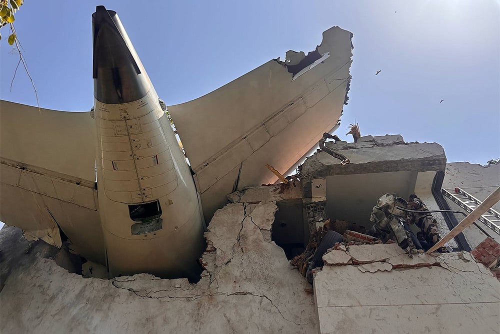| Photo: X/CISF : Plane crash in Ahmedabad