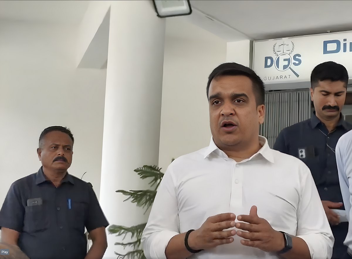 PTI  : Gujarat Home Minister Visits Forensic Lab 