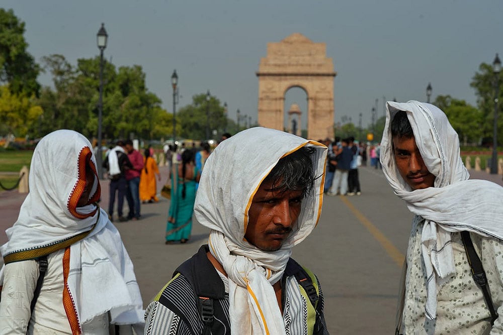 | Photo: Suresh K. Pandey : Weather: Summer season in Delhi