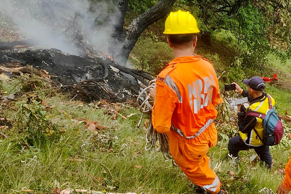 Chopper crashes near Kedarnath shrine; NDRF personnel at the spot
