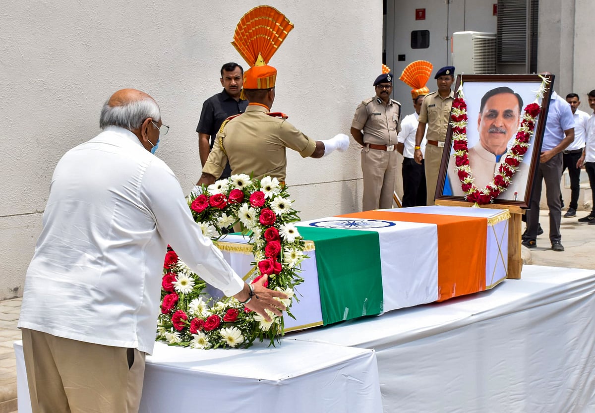 PTI : Vijay Rupani Laid to rest with state honour 