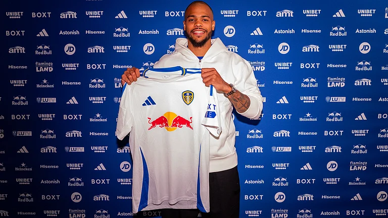 Lukas Nmecha joins Leeds - null