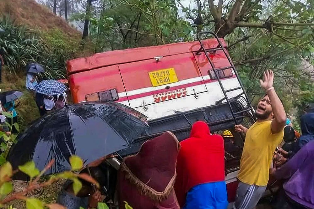 Bus falls into gorge in HPs Mandi