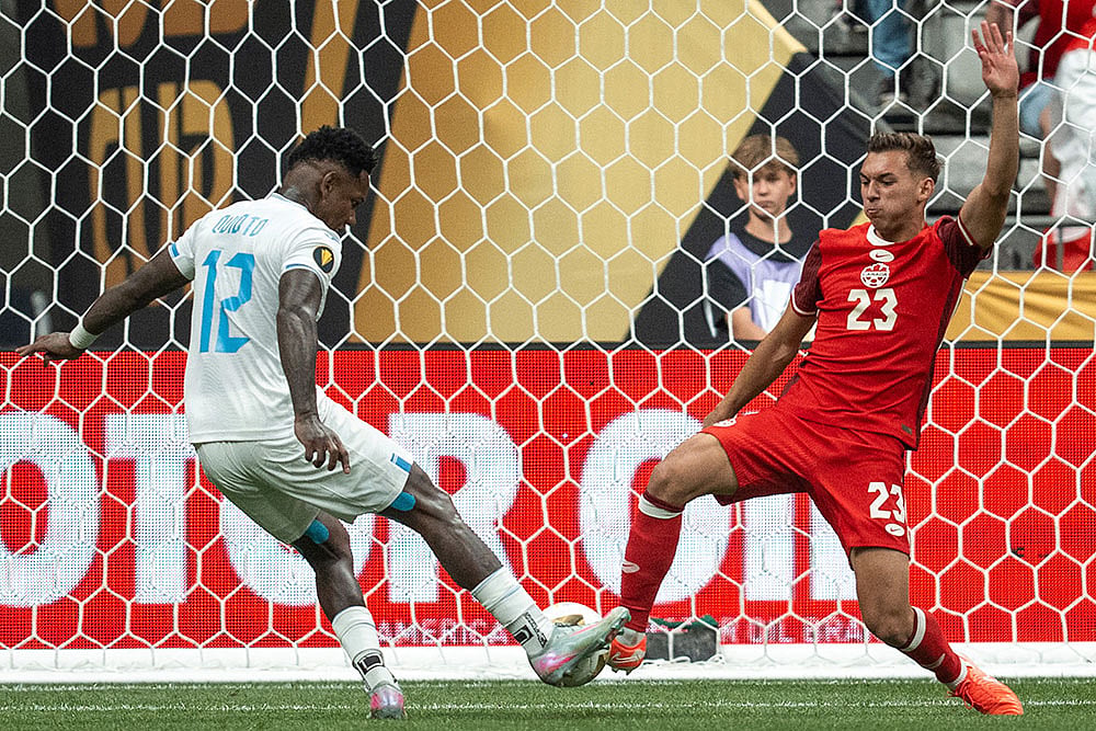 Concacaf Gold Cup 2025 match Canada vs Honduras_Niko Sigur