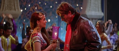 Kajra Re Still