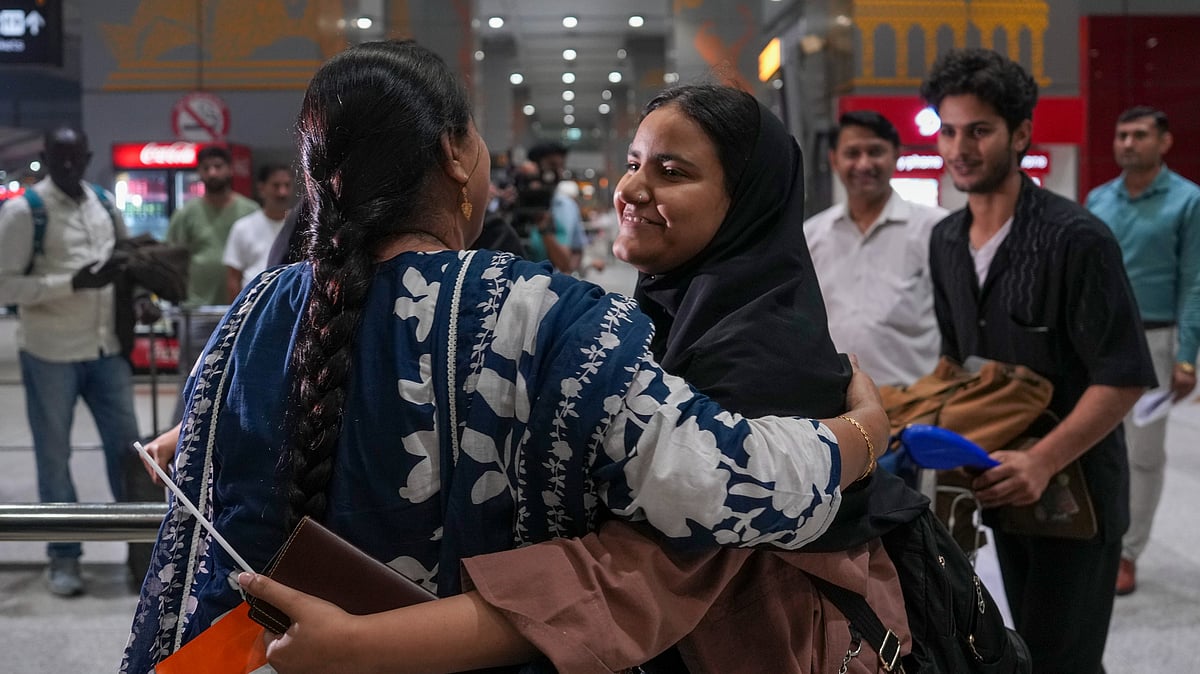 Students Come Back From Iran